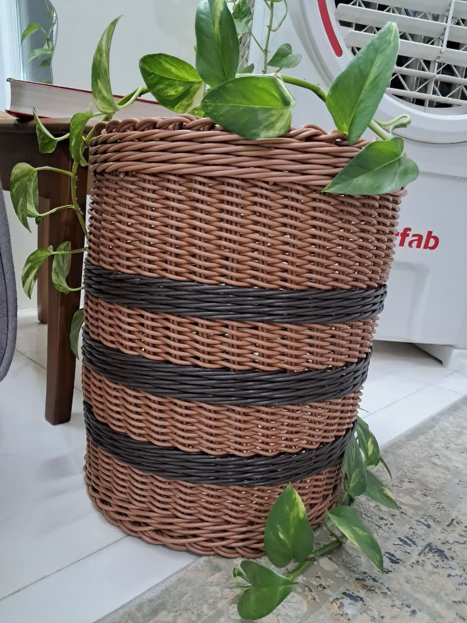سبد حصیری مخصوص لباس همراه با در